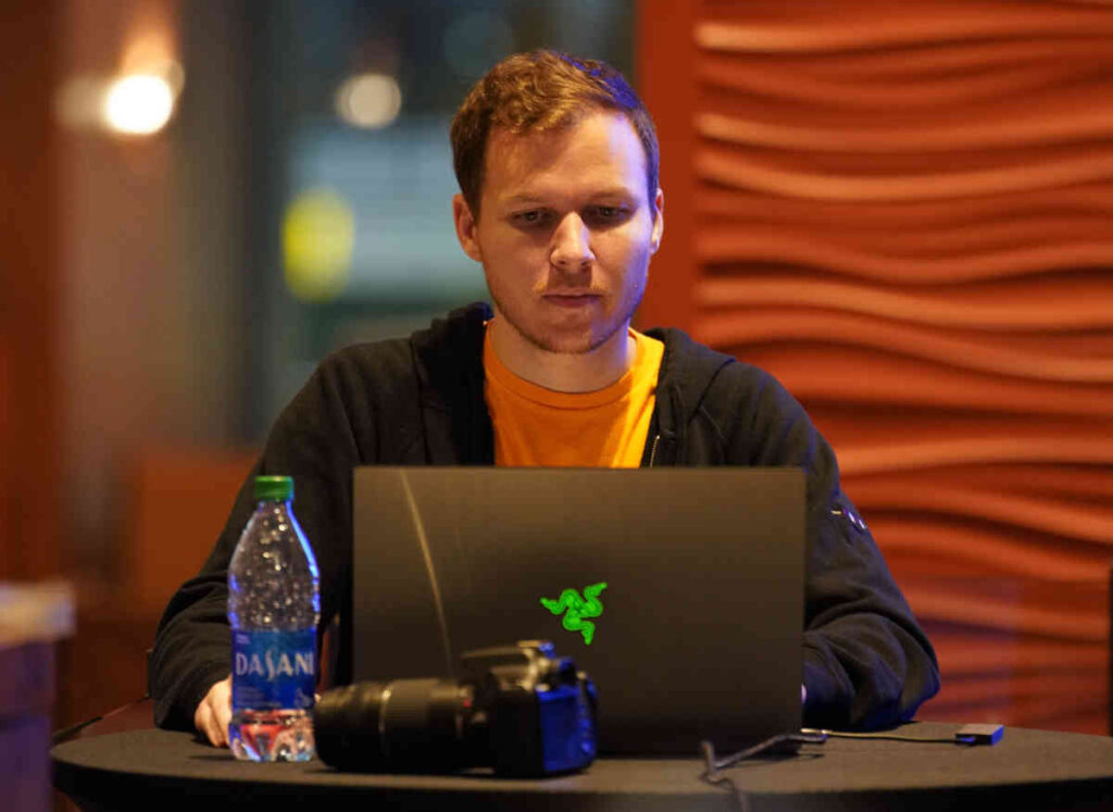 poker media behind the scenes